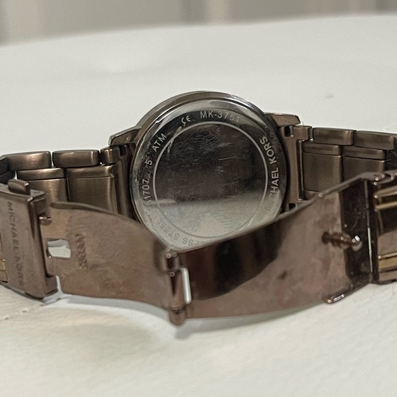 Michael Kors Watch (Womens) - Picture 3 of 7